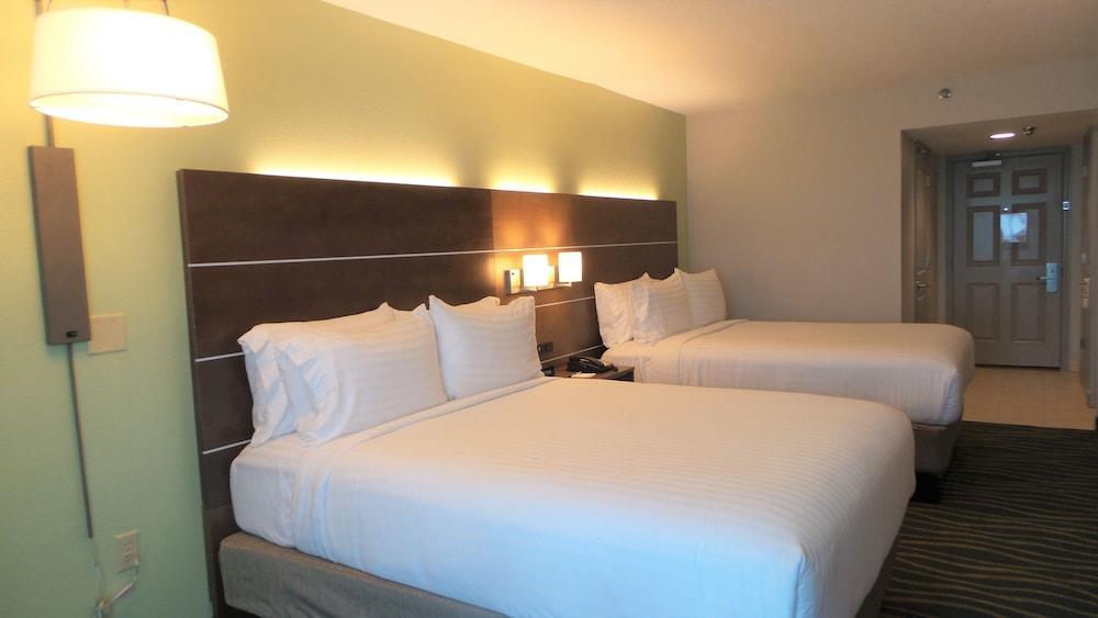 Holiday Inn Express & Suites Oceanfront Daytona Beach Shores By Ihg Exteriör bild