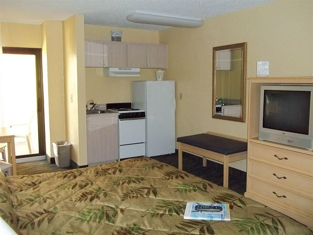 Holiday Inn Express & Suites Oceanfront Daytona Beach Shores By Ihg Exteriör bild
