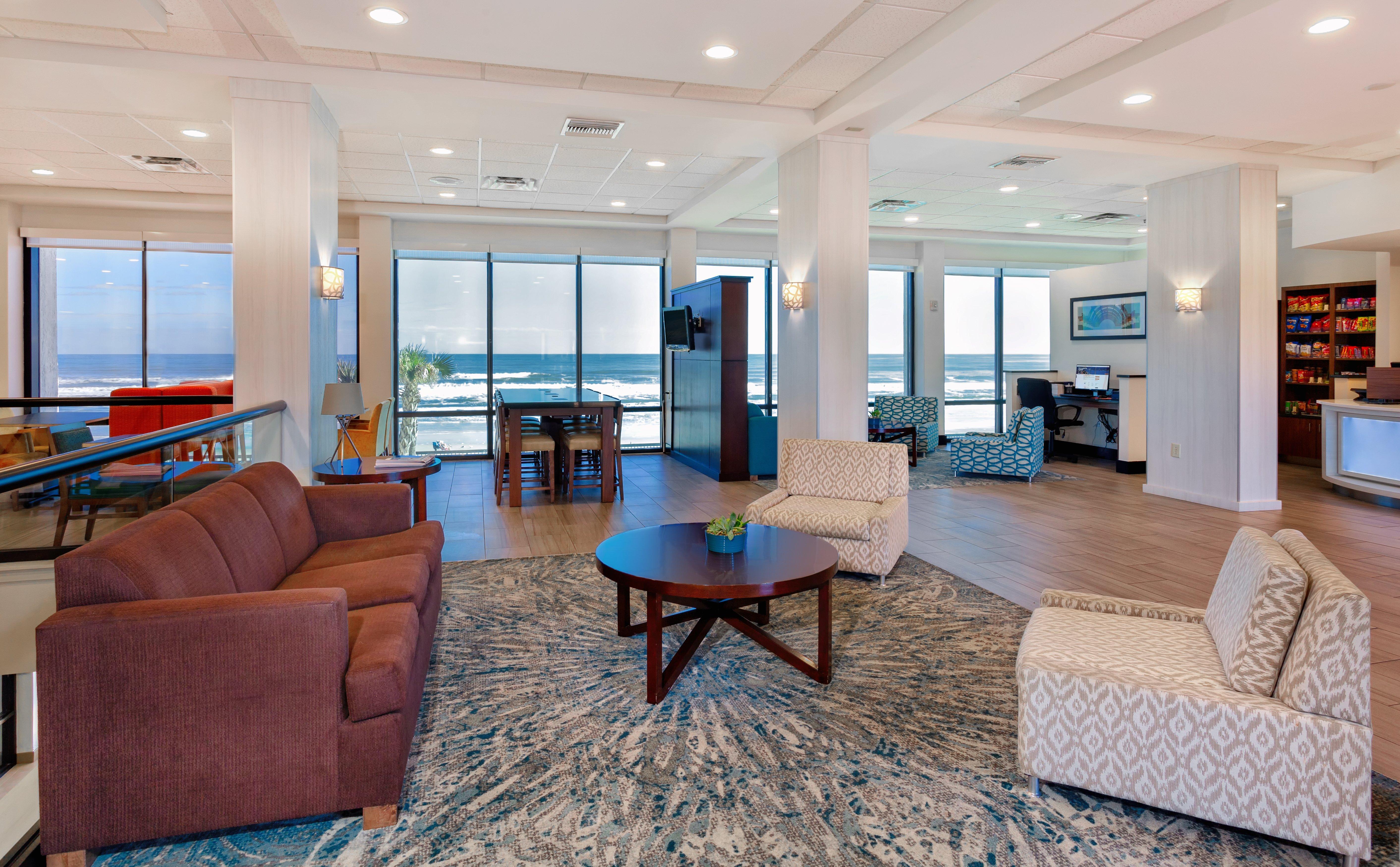 Holiday Inn Express & Suites Oceanfront Daytona Beach Shores By Ihg Exteriör bild