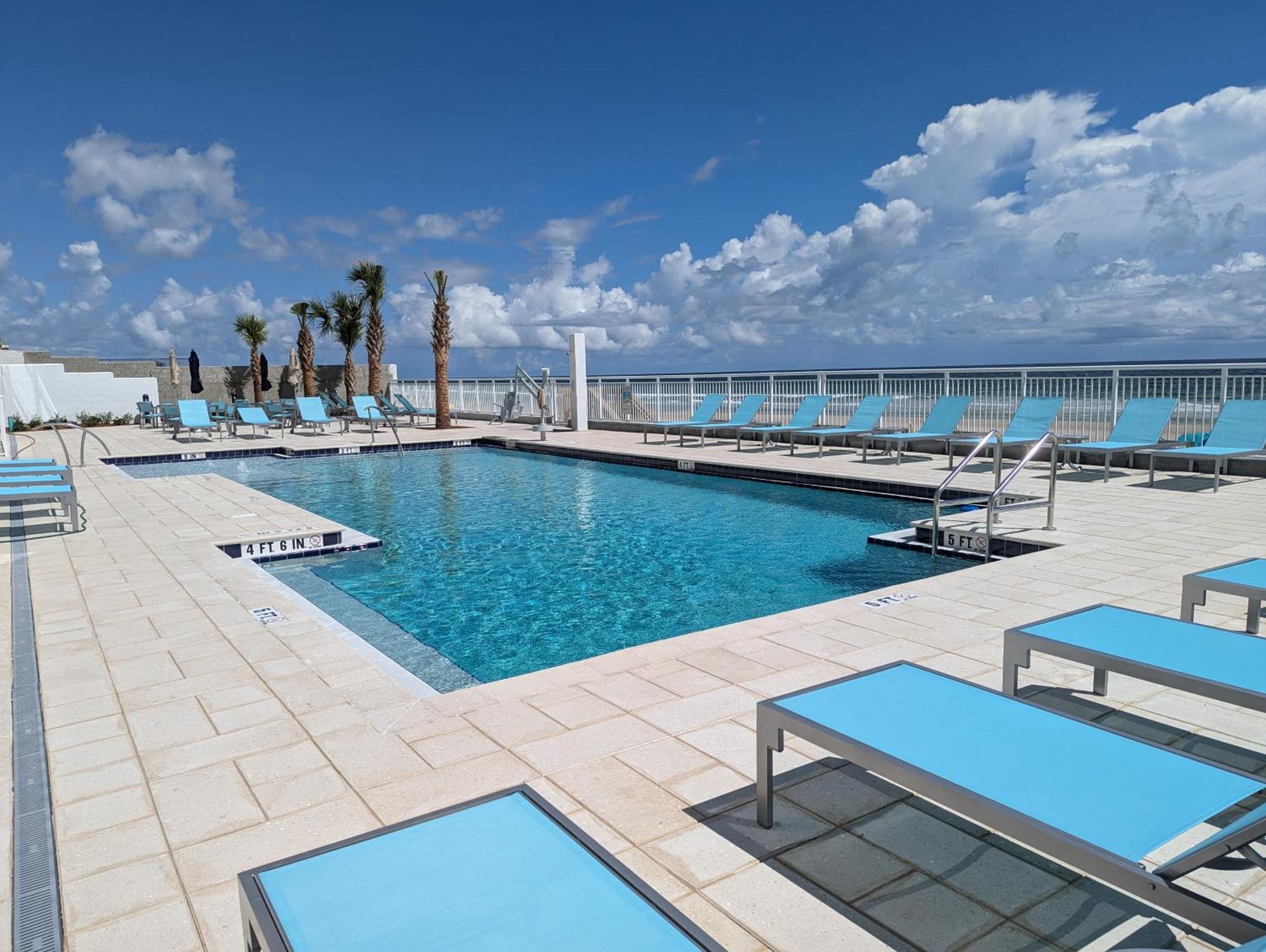 Holiday Inn Express & Suites Oceanfront Daytona Beach Shores By Ihg Exteriör bild