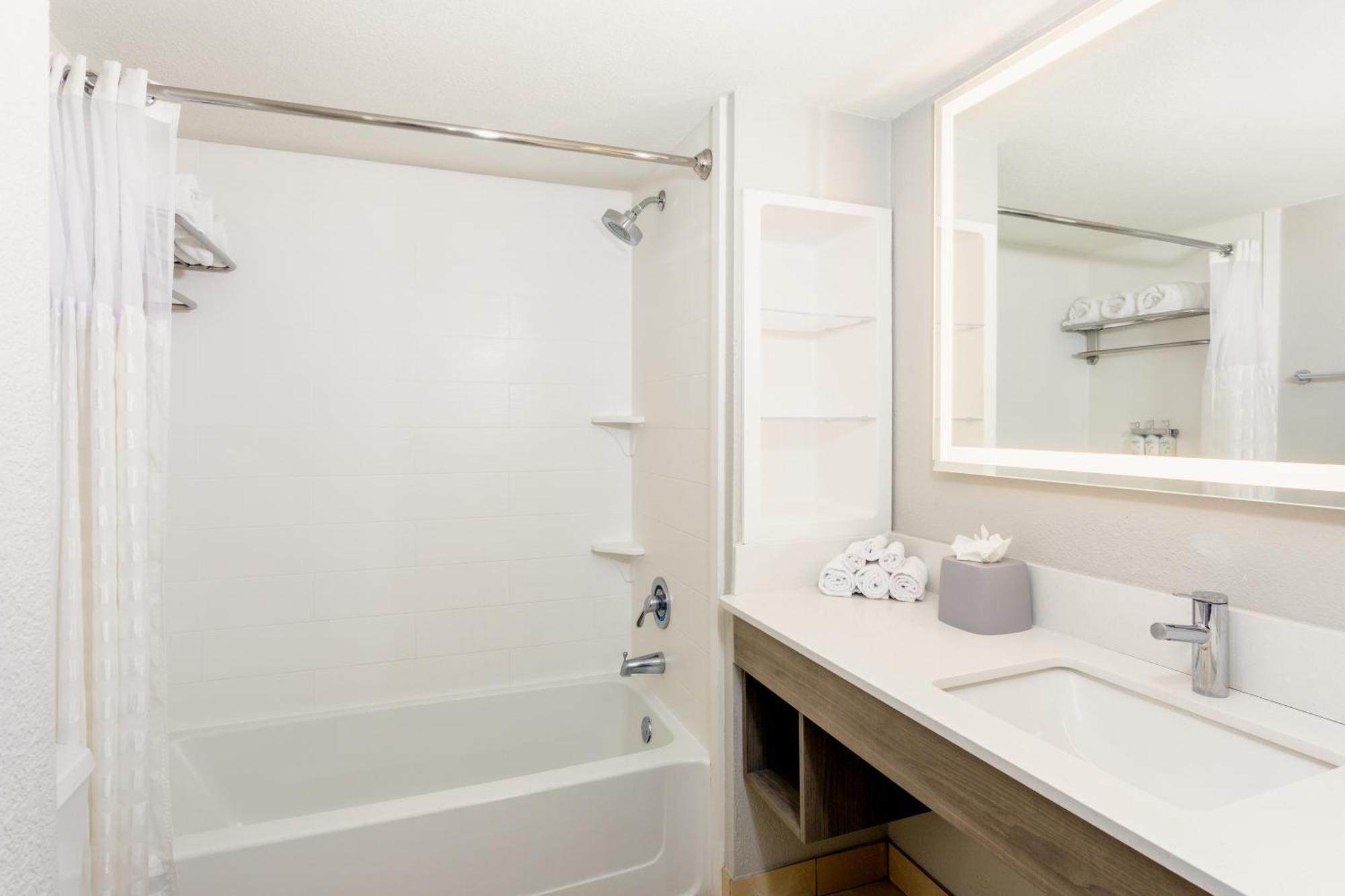 Holiday Inn Express & Suites Oceanfront Daytona Beach Shores By Ihg Exteriör bild